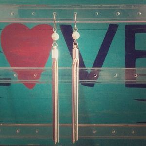 Pearl earrings 3/$10 5/$5